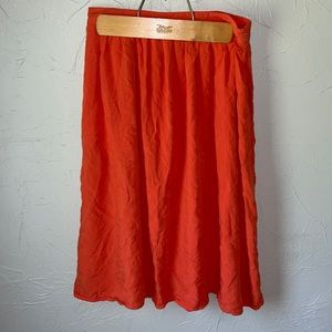 🧡 3/$25 Pleated Midi Skirt w/ pockets!